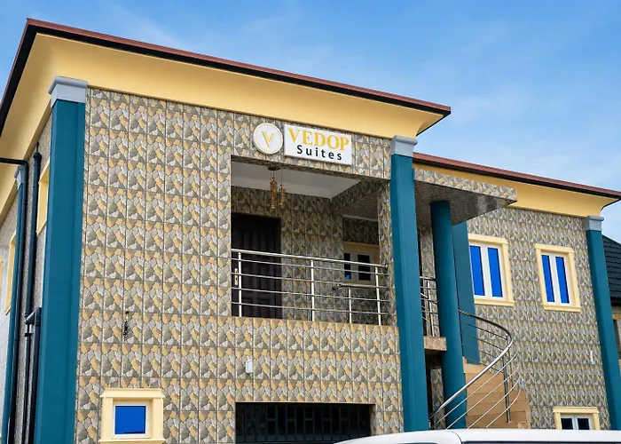 Family Size 2-Bedroom Diamond Suites In Vedop Hotel, Ota